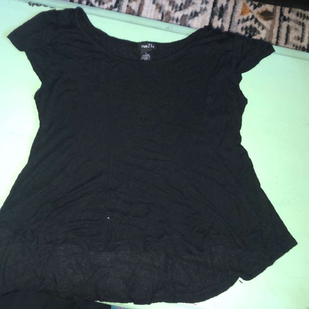 Black flow tee shirt